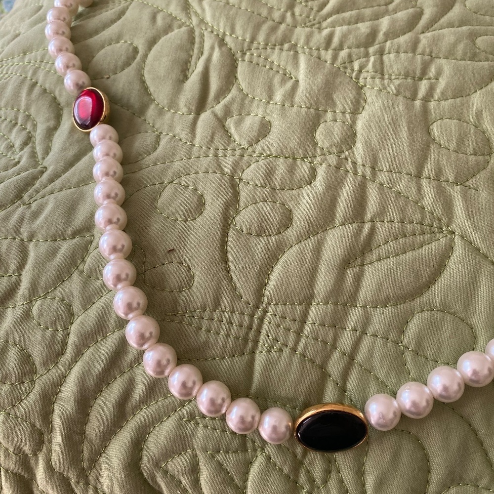 Vintage Off White Chunky Faux Pearl Necklace Colorful Gemstones